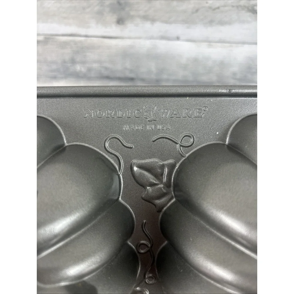 Nordic Ware Baby 3-D Pumpkin Mold Bundt Cake Pan 5 Cup
